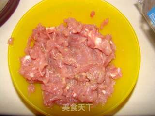 皮蛋瘦肉粥的做法步骤：2