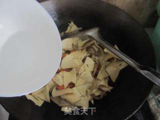 胡萝卜炒干豆腐的做法步骤：11