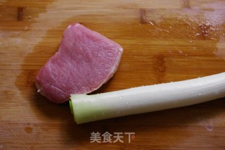 京酱肉丝的做法步骤：1