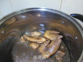 卤猪蹄的做法步骤：8