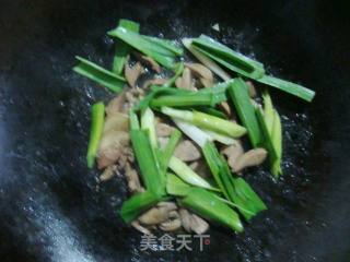 青蒜炒鸡肝的做法步骤：5