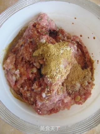 酸菜猪肉水饺的做法步骤：5