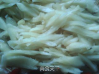 双泡炒肉丝的做法步骤：2
