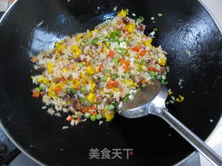 想不好吃都难——五彩炒饭的做法步骤：12