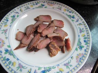 叉烧肉烧莴笋丝的做法步骤：3