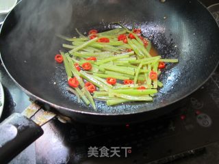 叉烧肉烧莴笋丝的做法步骤：5