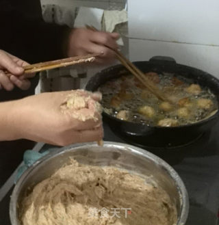 炸肉丸的做法步骤：4