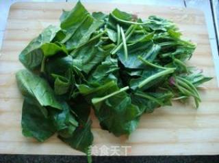 鸡蛋烧菠菜的做法步骤：1