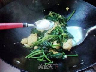 鸡蛋烧菠菜的做法步骤：7