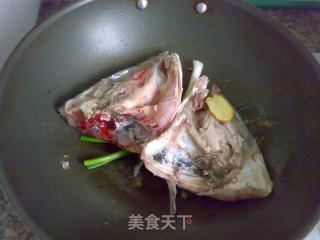葱香鱼头汤的做法步骤：6