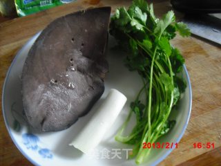 凉拌酸辣肝尖的做法步骤：1