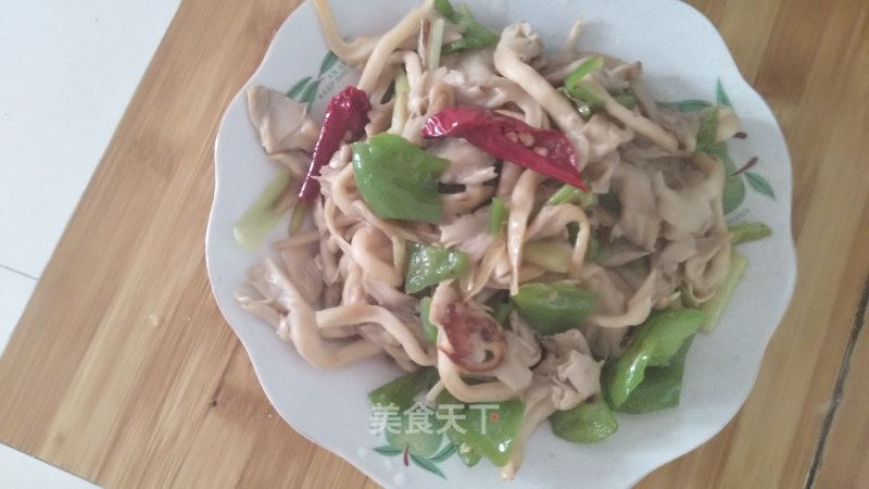 青椒炒平菇的做法