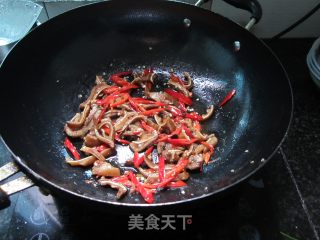 爆炒猪耳朵-----年夜第七道菜的做法步骤：5