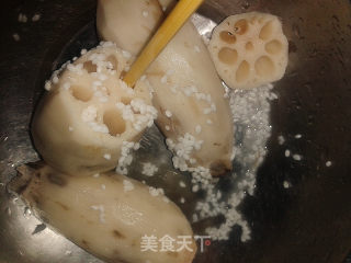 蜜汁糯米藕的做法步骤：3