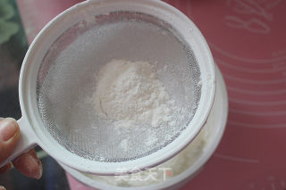 超详细步骤教你做出可媲美必胜客的芝心披萨的做法步骤：2