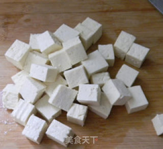 虾酱烩豆腐的做法步骤：2