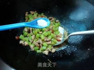 青笋炒肉丁的做法步骤：8
