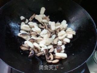 香菇烧荸荠的做法步骤：3