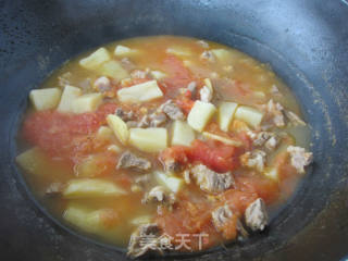 【大侠小菜】牛肉番茄汤的做法步骤：6