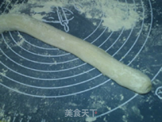 自制饺子皮的做法步骤：7