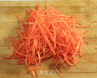 节后清肠营养小菜---醋拌青笋萝卜丝的做法步骤：2