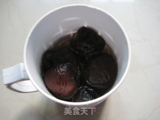 牛肉香菇火锅的做法步骤：1