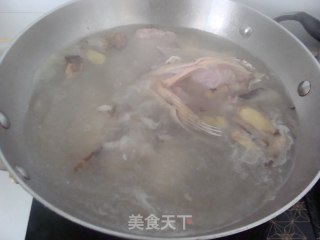 黑木耳鱼片汤的做法步骤：16