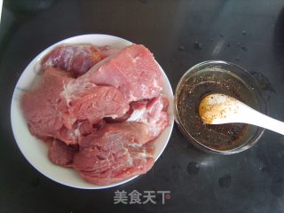 猪肉脯的做法步骤：1