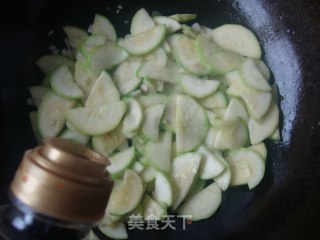 蒜蓉炒云南小瓜的做法步骤：5