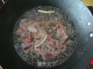 帝王级进补鸭汤的做法步骤：2