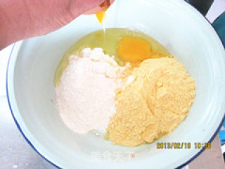 宝宝营养餐----奶香玉米饼的做法步骤：4