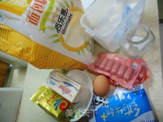 花朵肠仔面包的做法步骤：1