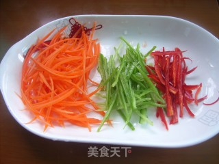 豆腐皮拌三丝的做法步骤：3