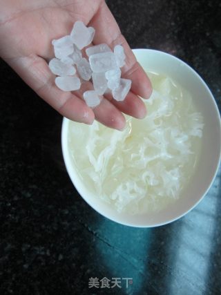 冰糖银耳羹的做法步骤：4