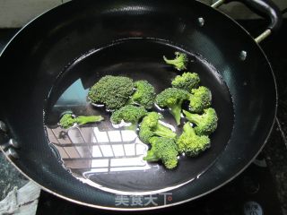 瘦肉西兰花的做法步骤：3