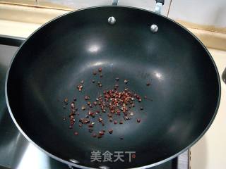 传统川菜制作“麻婆豆腐”的做法步骤：2