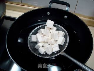 传统川菜制作“麻婆豆腐”的做法步骤：4