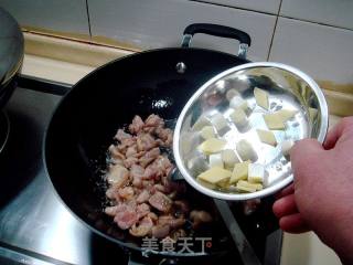 家常风味小炒“米酒滑炒仔鸡”的做法步骤：7