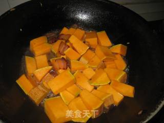 豆豉腊肉焖南瓜的做法步骤：7