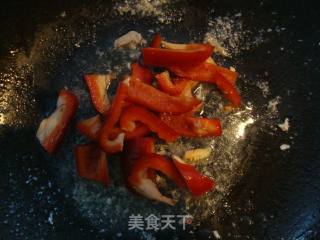 红椒木耳炒瘦肉的做法步骤：5