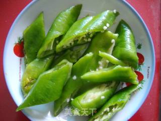 青椒炒肉的做法步骤：1