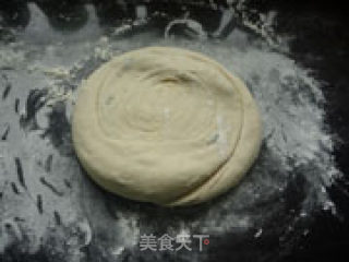 发面椒盐饼的做法步骤：5