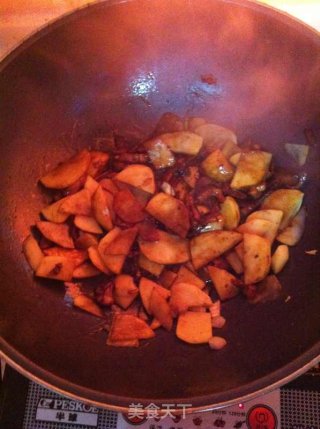 芹菜土豆片炒肉的做法步骤：5