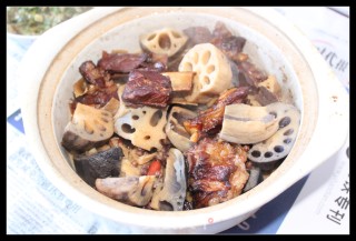 排骨炖藕的做法步骤：10