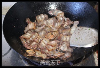 笋炒腊肉的做法步骤：4