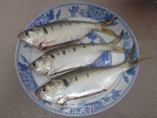 豉汁蒸黄鱼的做法步骤：1