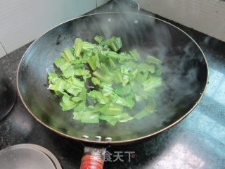 鲜嫩莴笋叶炒蛋的做法步骤：6