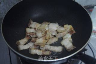 青椒五花肉炒腐竹的做法步骤：4