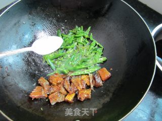 青椒腊鱼的做法步骤：6