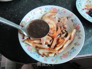 凉拌猪耳的做法步骤：3
